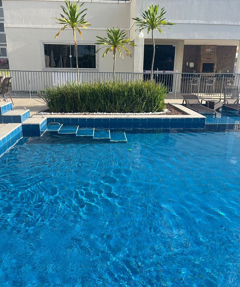 (208)Apt de luxo com varanda 2 quartos 1km do Mar