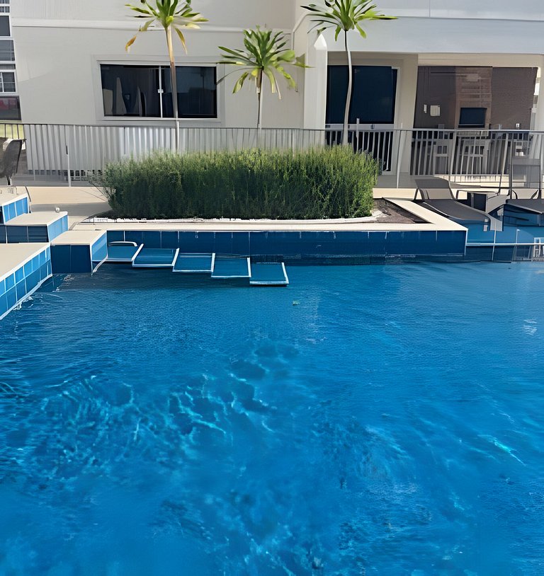 (208)Apt de luxo com varanda 2 quartos 1km do Mar