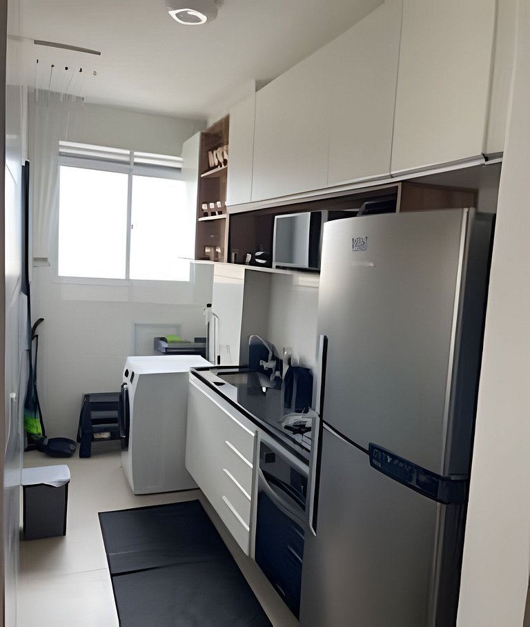 (208)Apt de luxo com varanda 2 quartos 1km do Mar