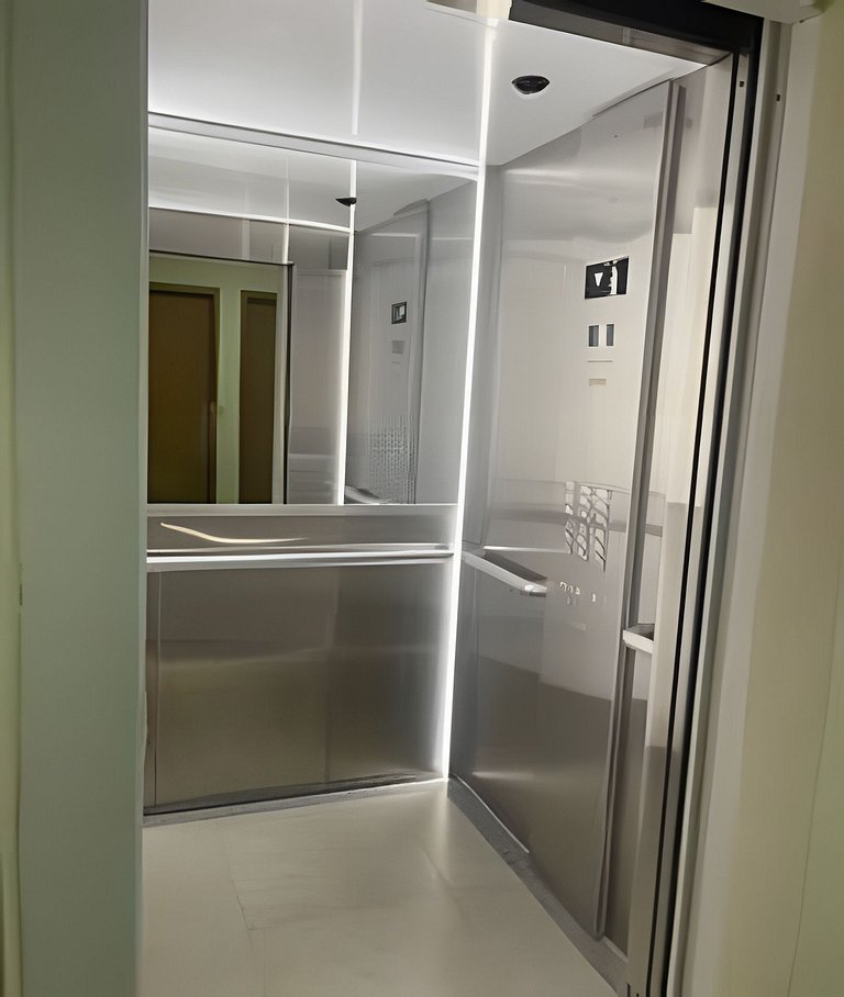 (208)Apt de luxo com varanda 2 quartos 1km do Mar