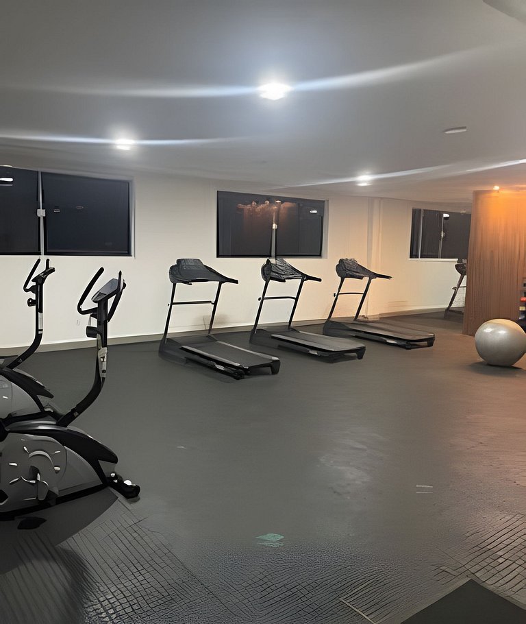 (208)Apt de luxo com varanda 2 quartos 1km do Mar