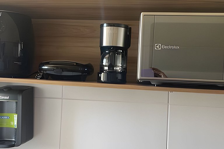 (208)Apt de luxo com varanda 2 quartos 1km do Mar