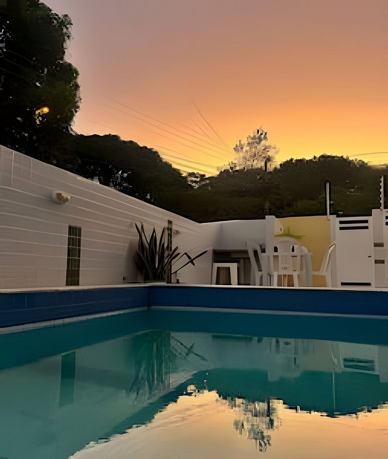 Apto 2 Qtos| Piscina| Refúgio com Alma de Verão