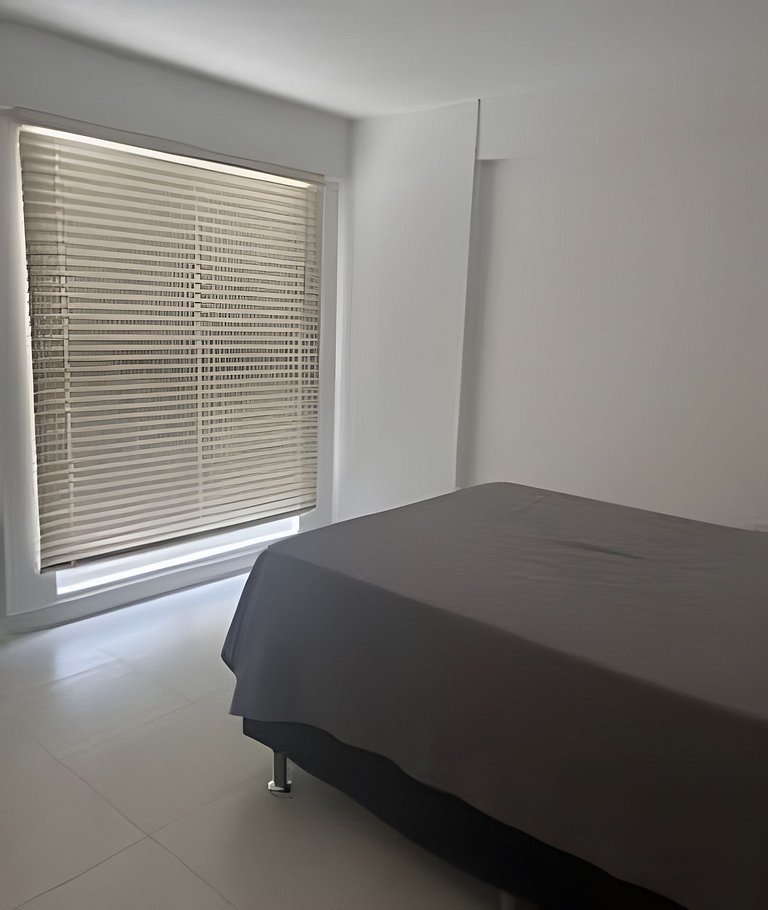 Apto 2 Qtos / Varanda / WiFi / Sol / Verão / Mar