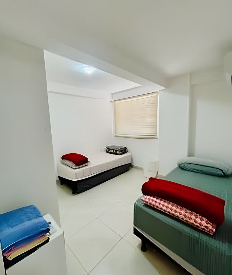 Apto 2 Qtos / Varanda / WiFi / Sol / Verão / Mar