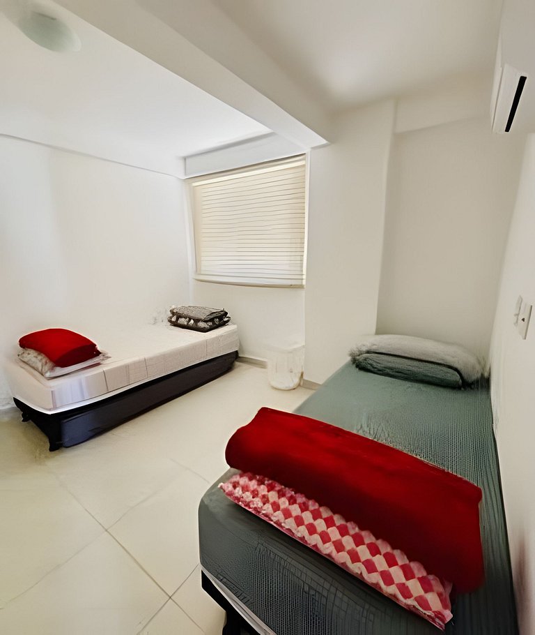 Apto 2 Qtos / Varanda / WiFi / Sol / Verão / Mar