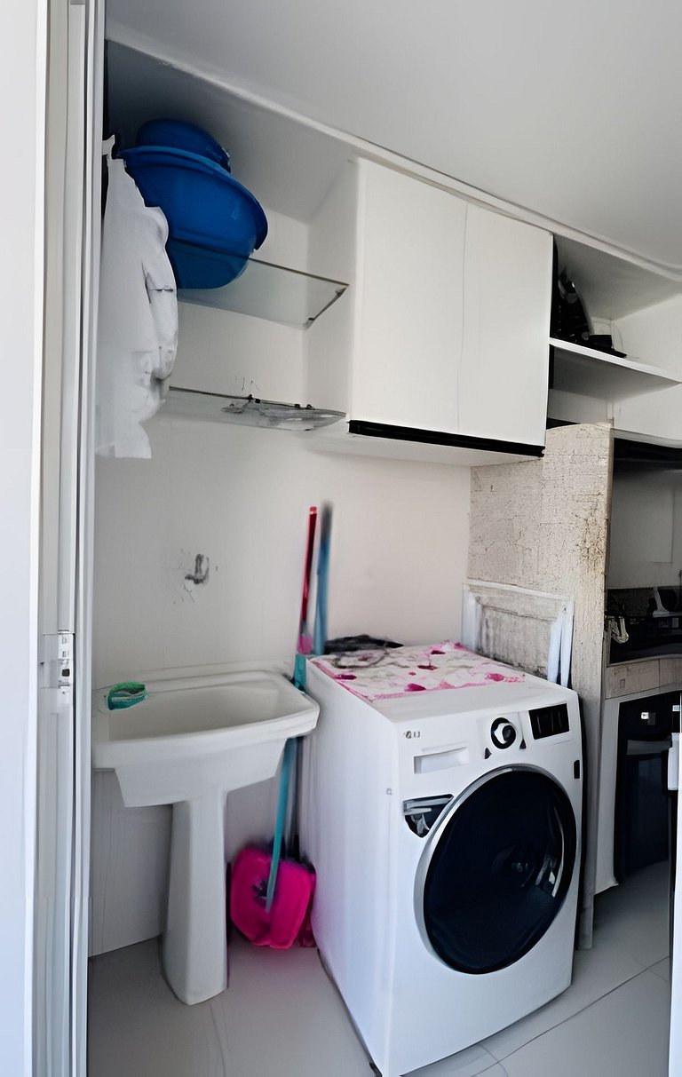 2 Qtos l Varanda | Piscina | Wi-Fi | Garagem