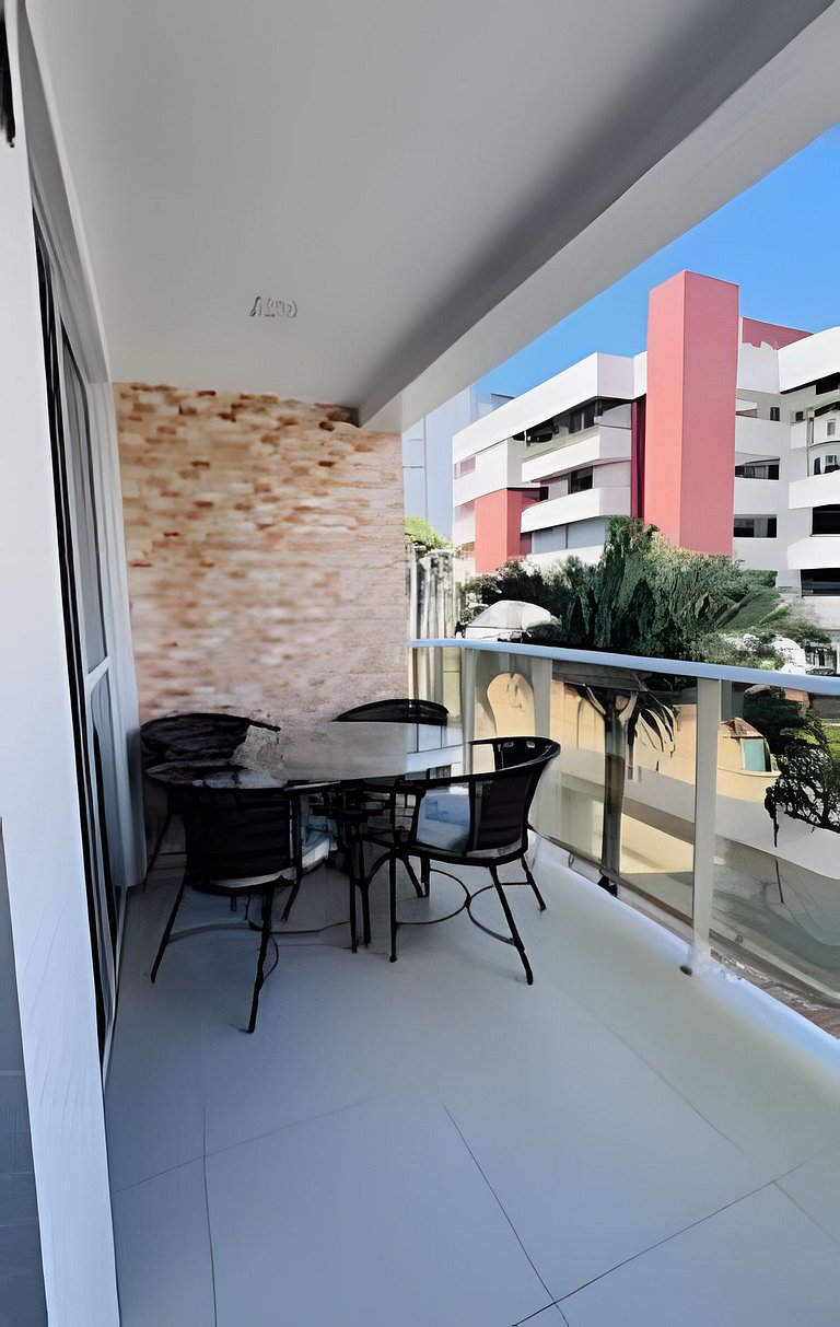2 Qtos l Varanda | Piscina | Wi-Fi | Garagem