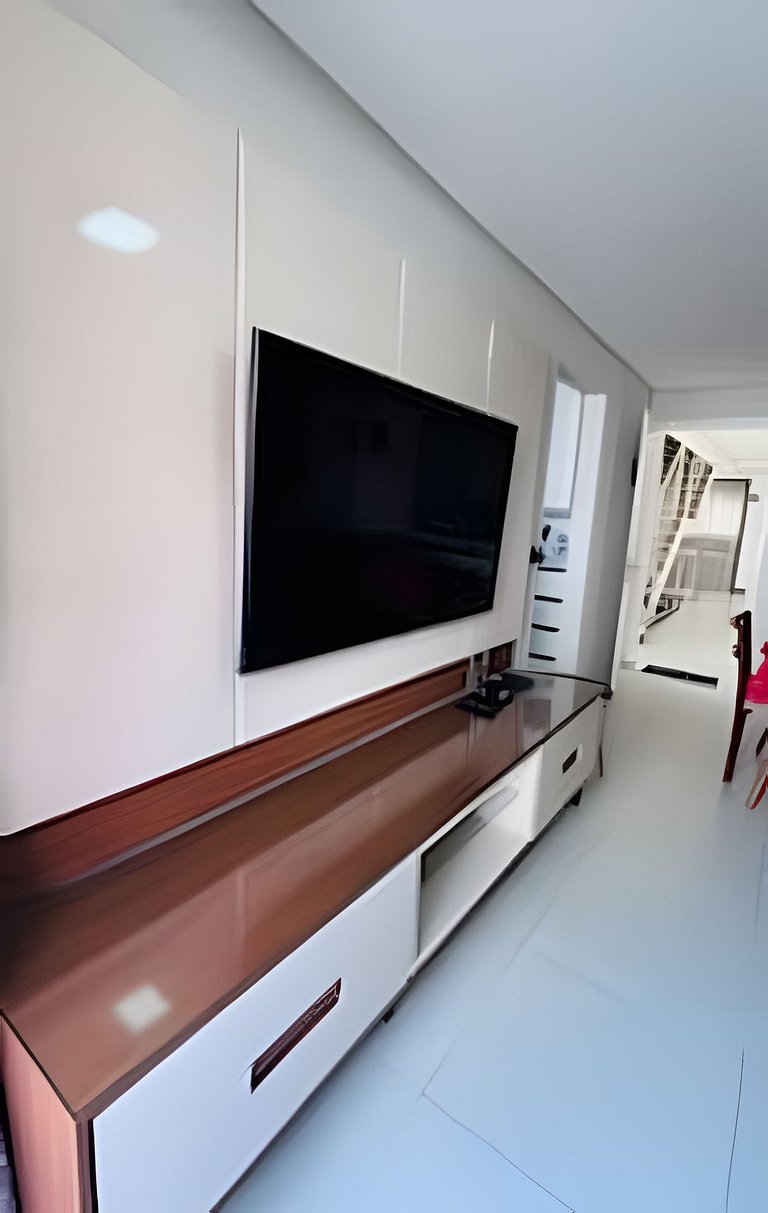 2 Qtos l Varanda | Piscina | Wi-Fi | Garagem