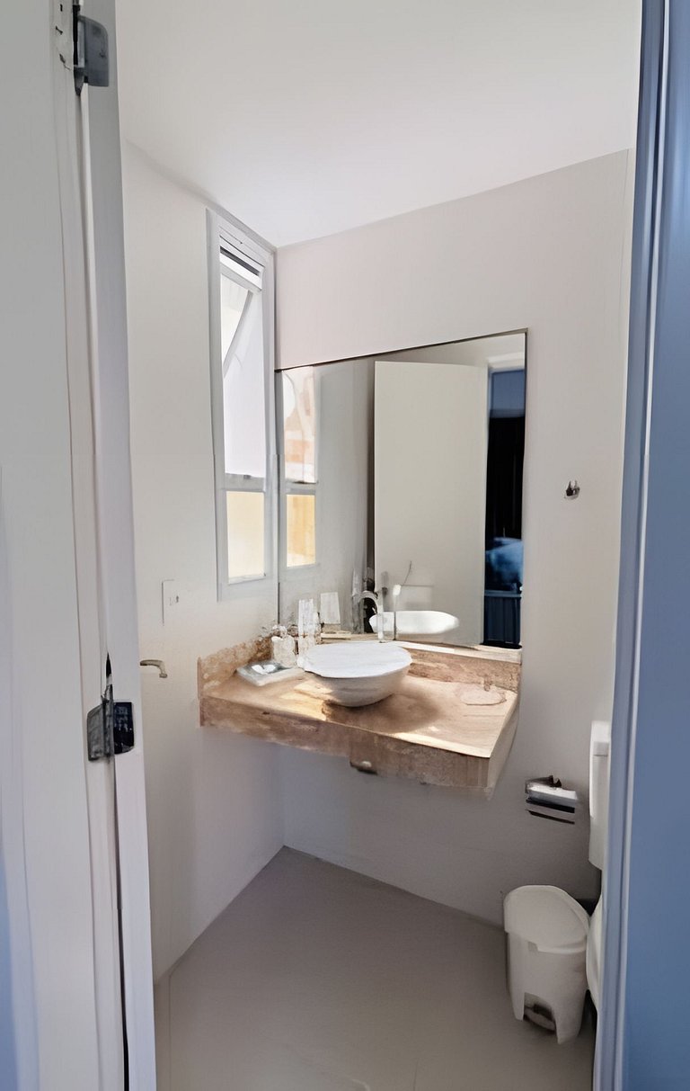 2 Qtos l Varanda | Piscina | Wi-Fi | Garagem