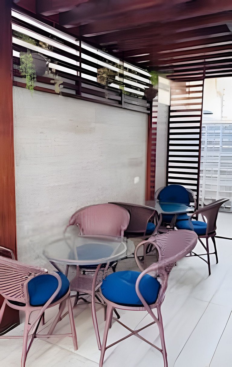 2 Qtos l Varanda | Piscina | Wi-Fi | Garagem