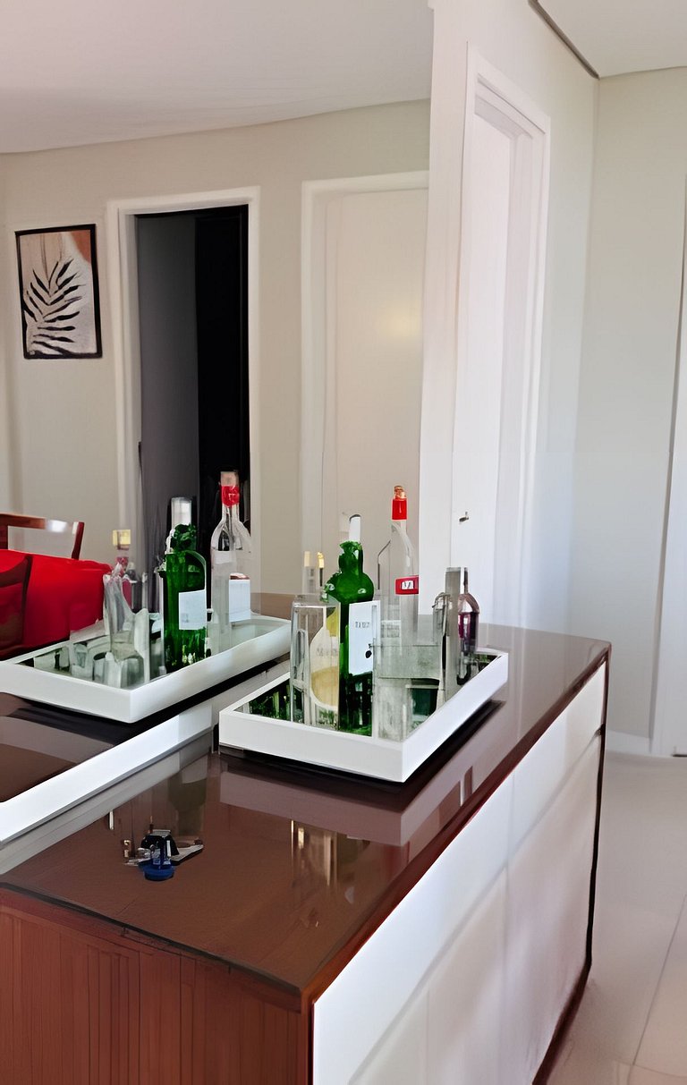 2 Qtos l Varanda | Piscina | Wi-Fi | Garagem