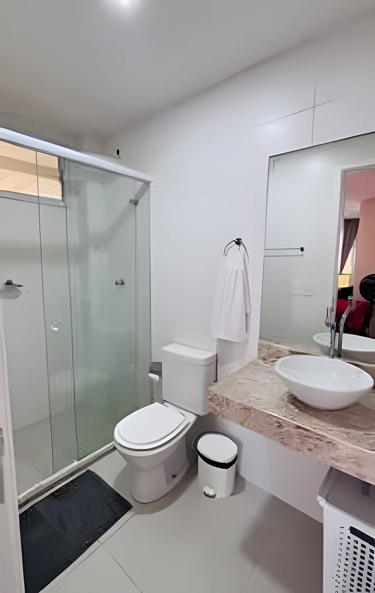 2 Qtos l Varanda | Piscina | Wi-Fi | Garagem