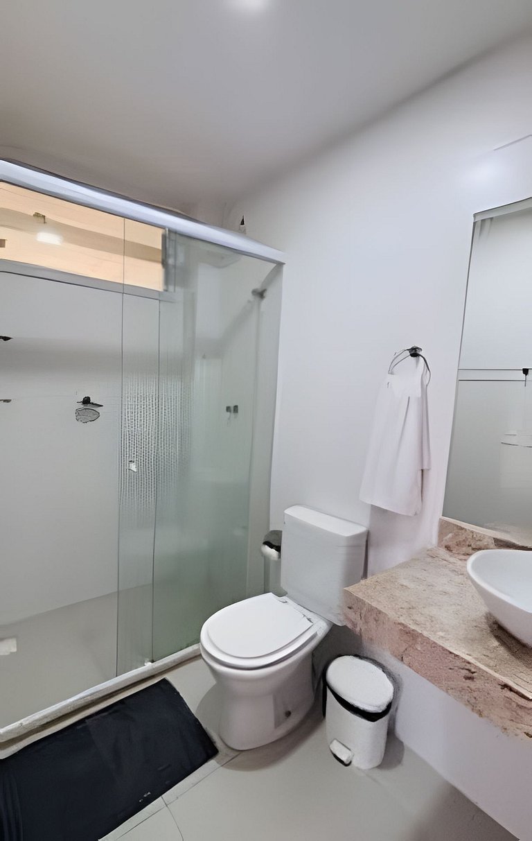 2 Qtos l Varanda | Piscina | Wi-Fi | Garagem